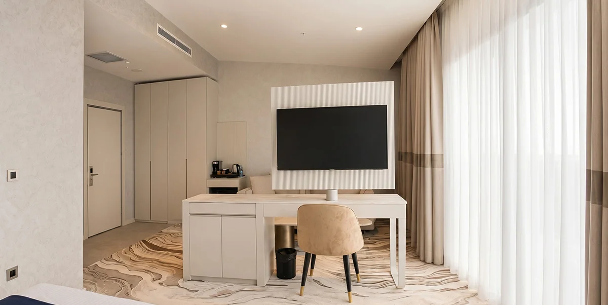 SUPERIOR ROOM – KING BED WITH BALCONY & SEA VIEW