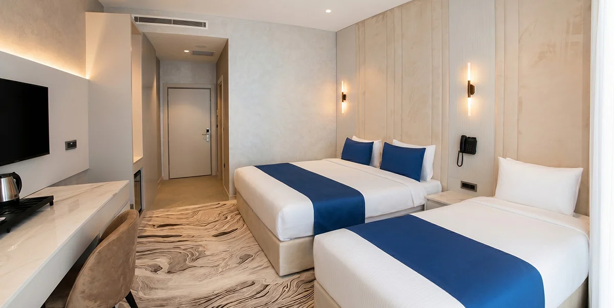 TRENDY ROOM – KING BED & SINGLE BED