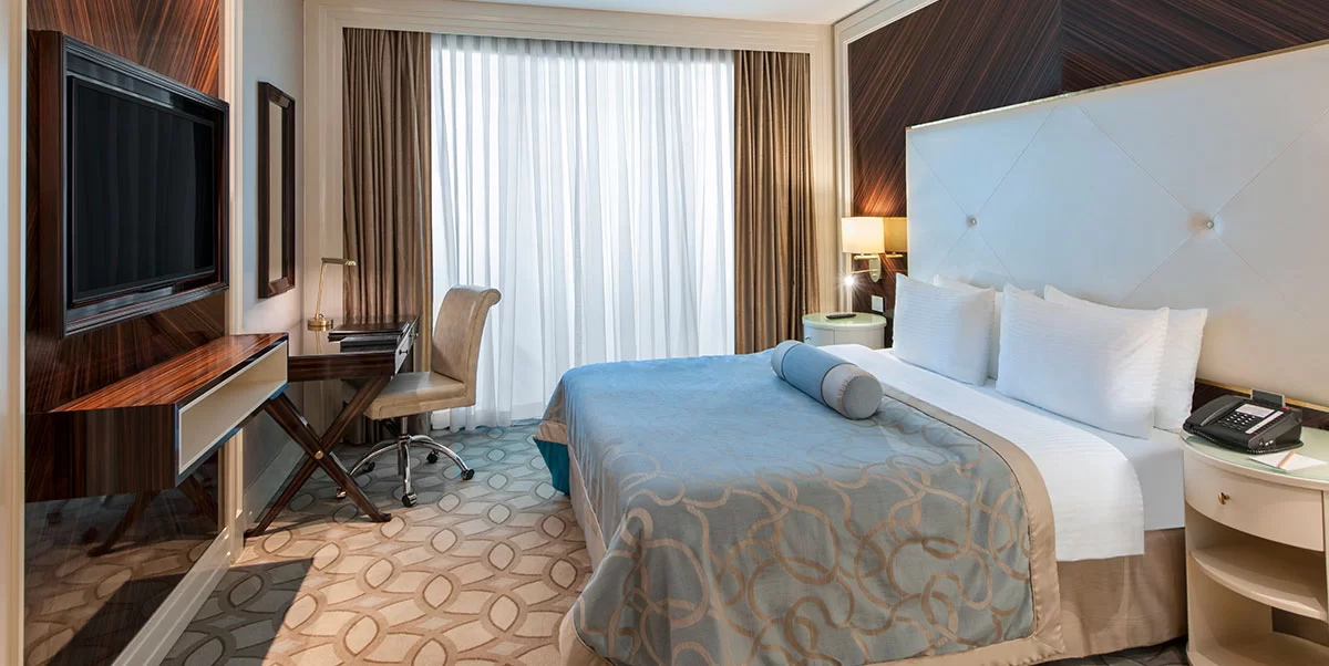 PREMIUM ROOM WITH QUEEN SIZE BED 