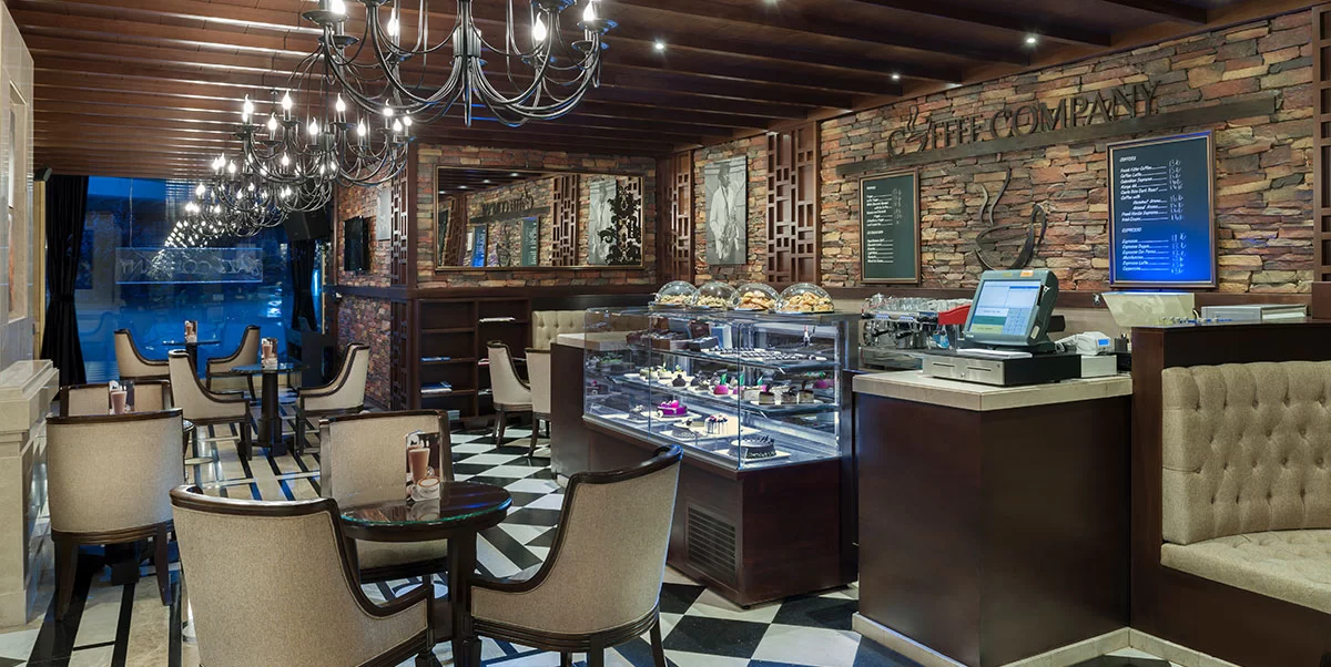 Restaurants & Bar
