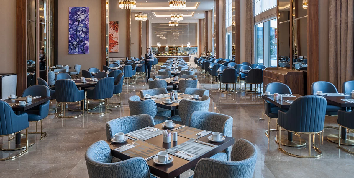 Restaurants & Bar