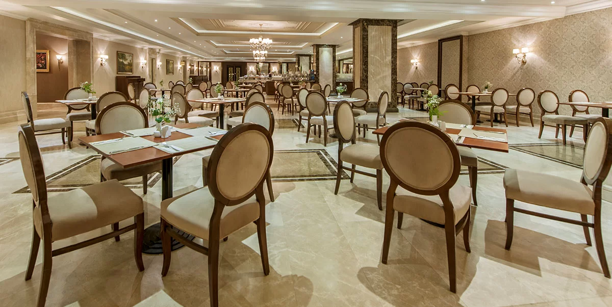 Restaurants & Bar