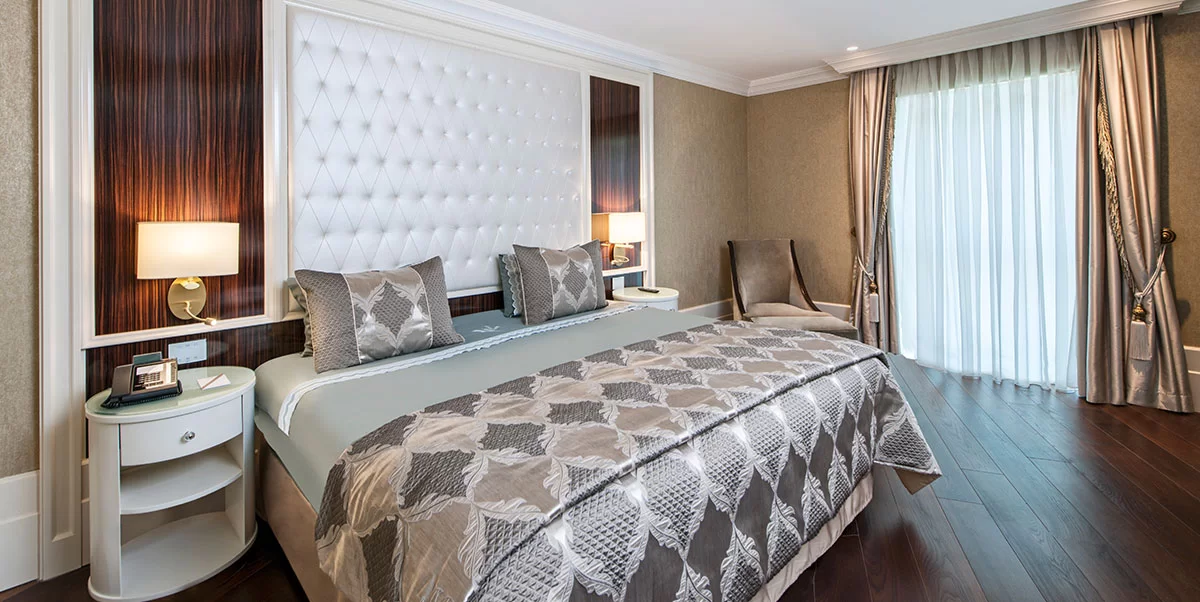 PRESIDENTAL SUITE WITH KING SIZE BED 