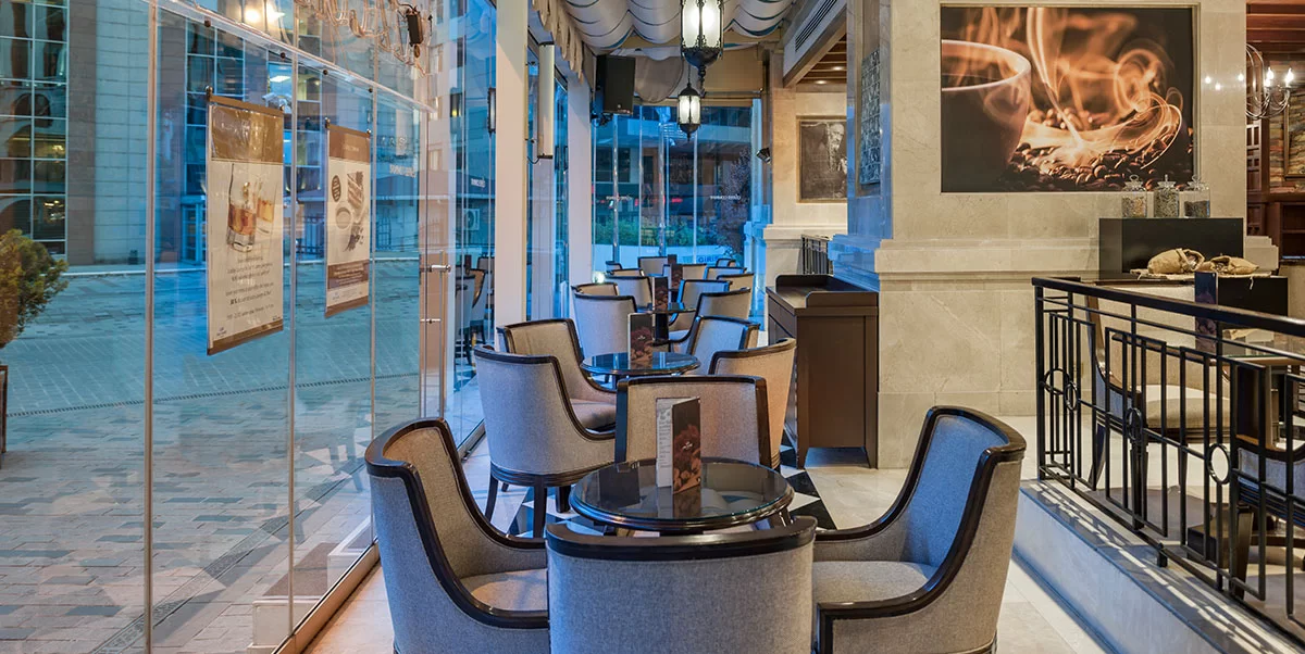 Restaurants & Bar