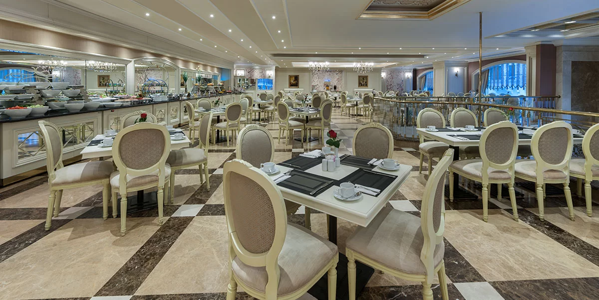Restaurants & Bar