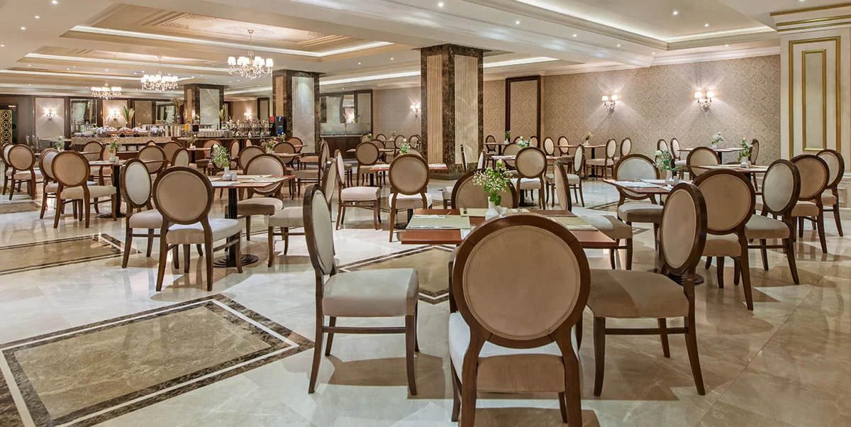Restaurants & Bar