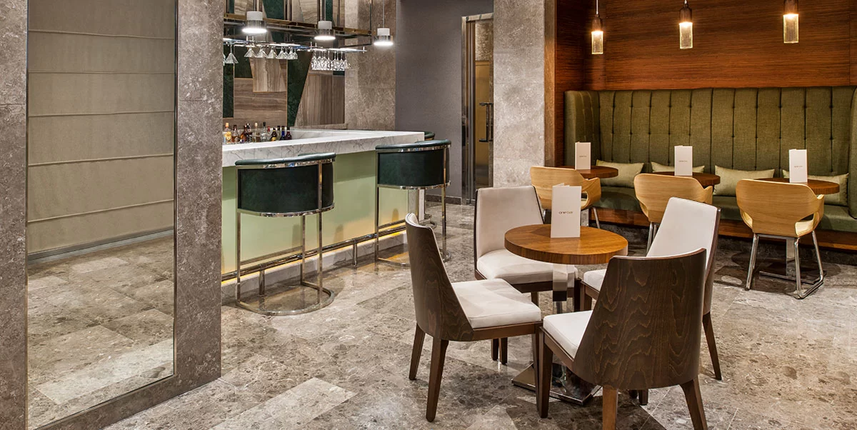 RESTAURANTS & BAR