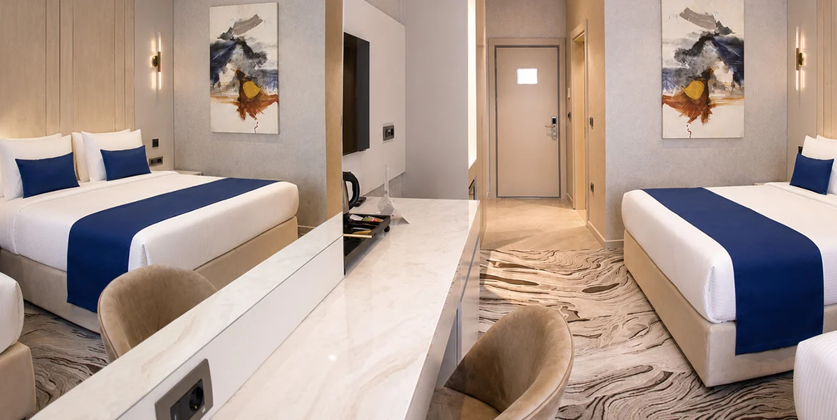 TRENDY ROOM – KING BED & SINGLE BED