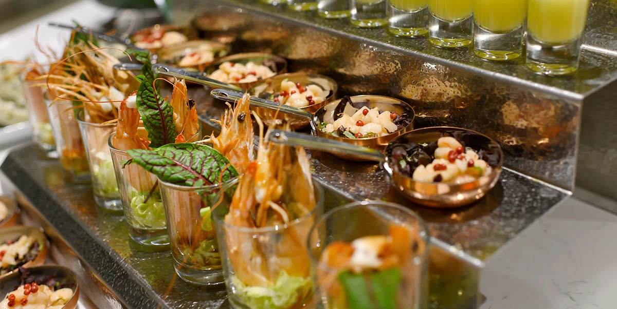 Restaurants & Bar
