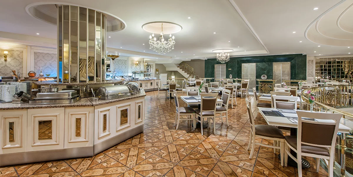 Restaurants & Bar