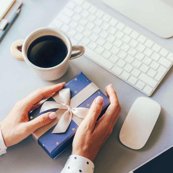 GIFTS YOU CAN BUY FOR YOUR RELATIVES WHO GOT A NEW JOB