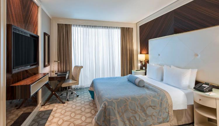 PREMIUM ROOM WITH 2 SINGLE BEDS