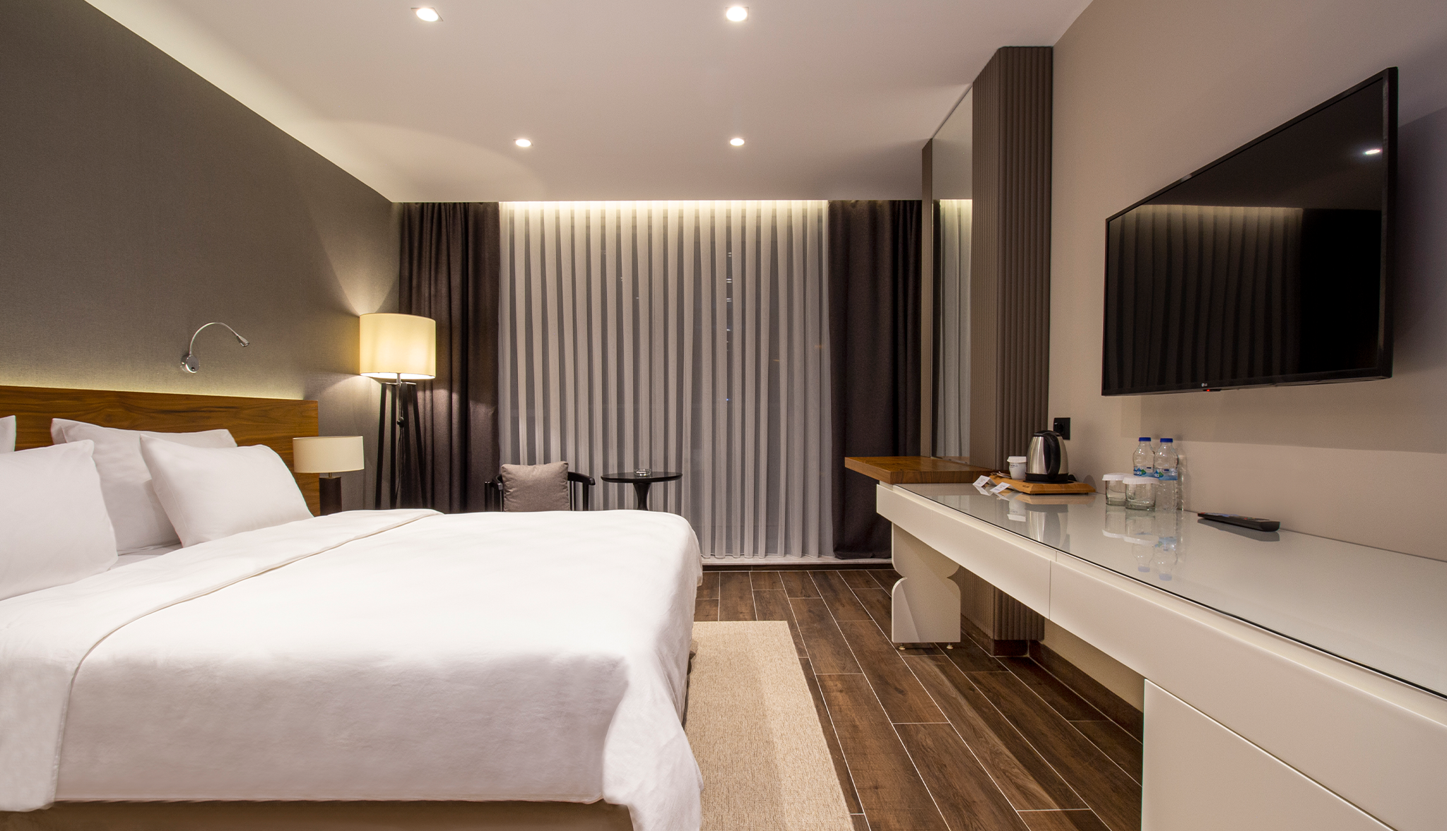 DELUXE ROOM WITH KING SIZE BED, SEA VIEW