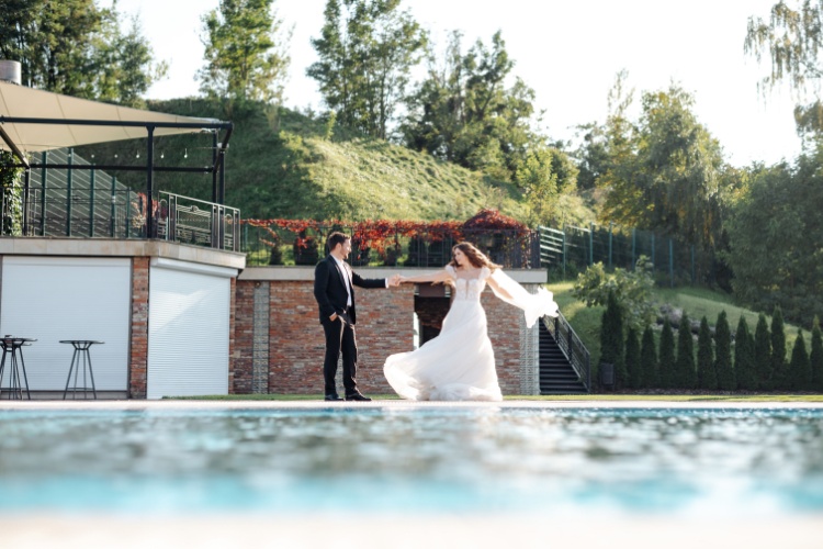 Enjoyable Activities That You Can Organize by the Pool