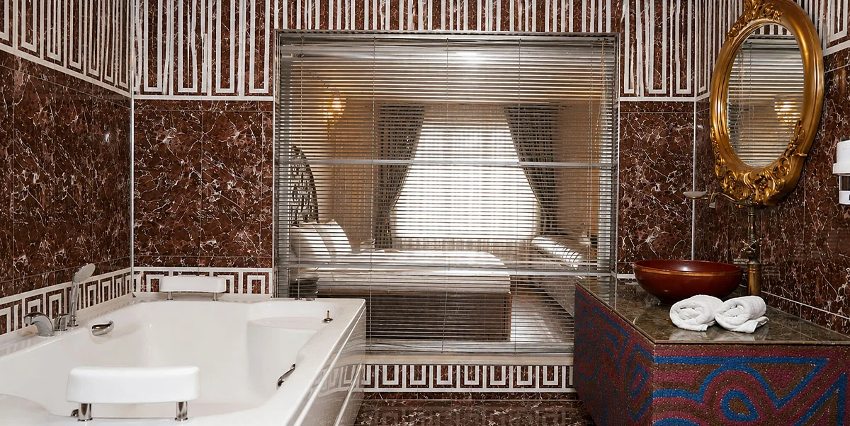 EXECUTIVE ROOM WITH QUEEN SIZE BED