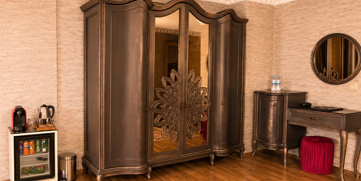 EXECUTIVE ROOM WITH QUEEN SIZE BED AND SOFABED