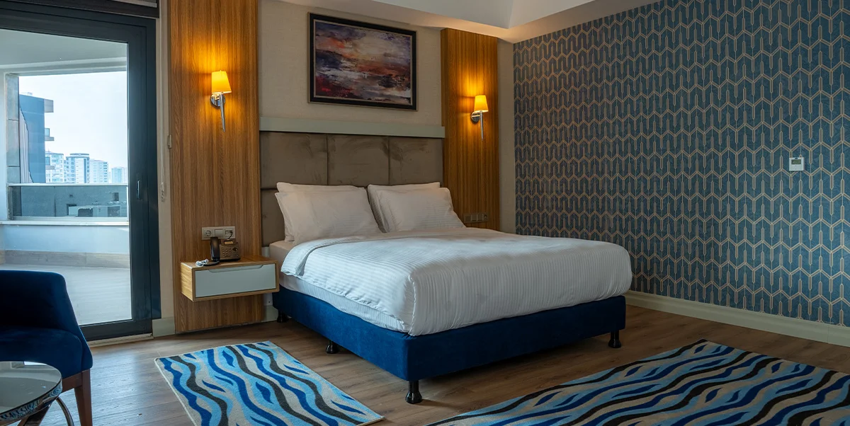 PREMIUM ROOM WITH QUEEN SIZE BED