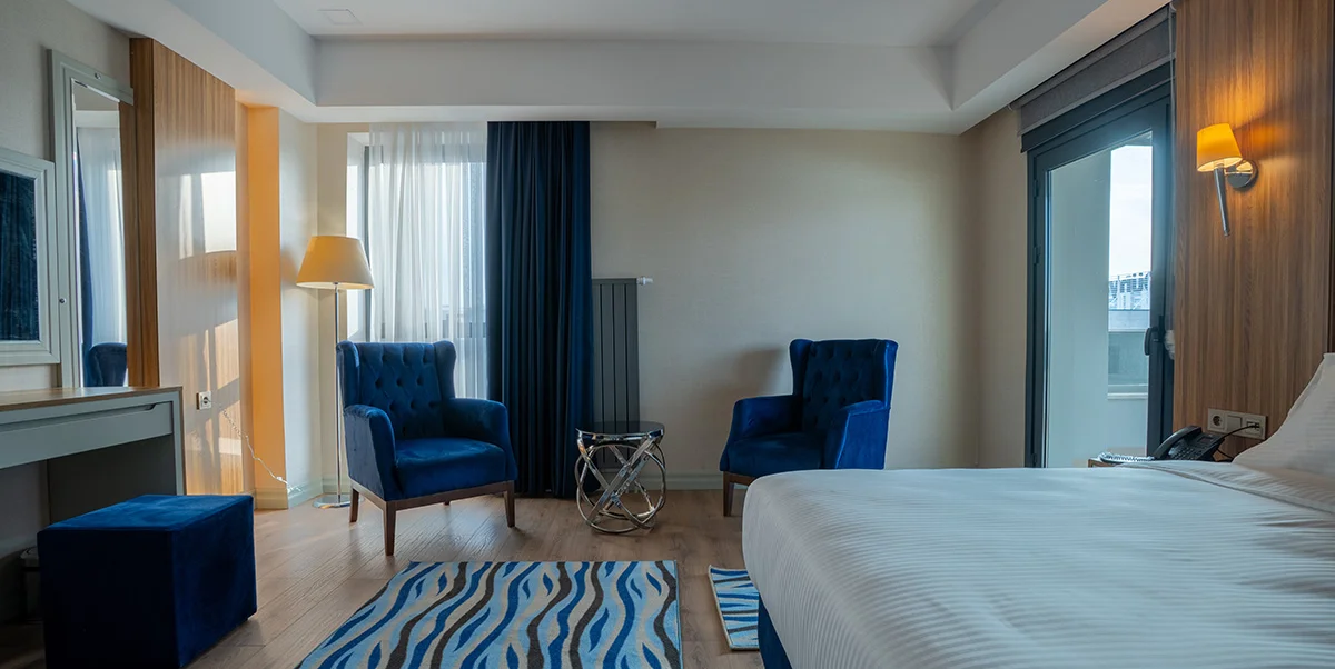 PREMIUM ROOM WITH QUEEN SIZE BED