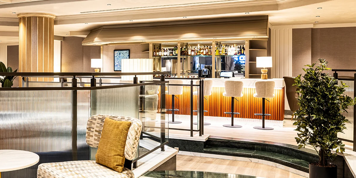 LOBBY BAR