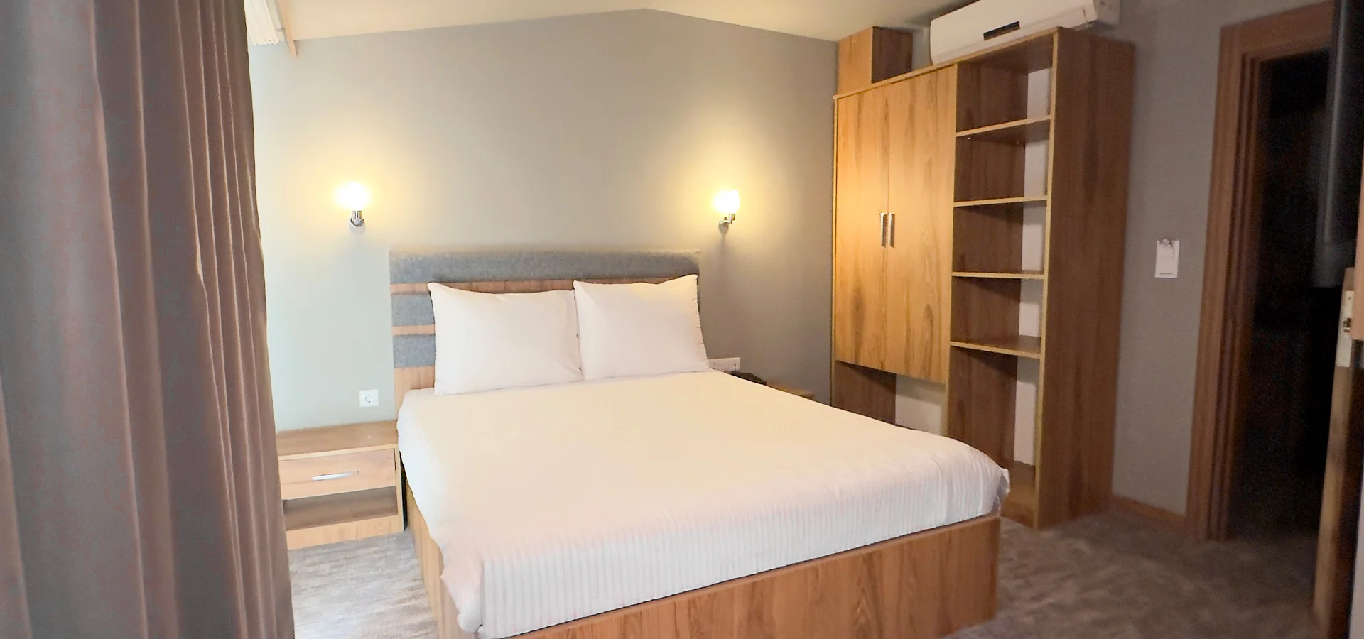 CLASSIC ROOM WITH QUEEN SIZE BED