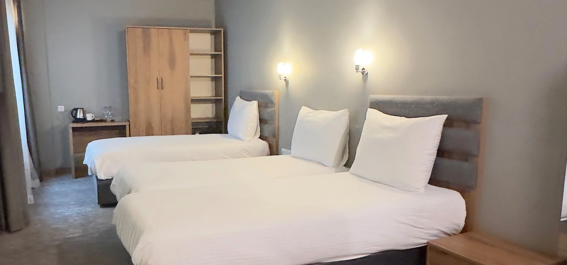 SUPERIOR ROOM WITH 2 SINGLE BEDS