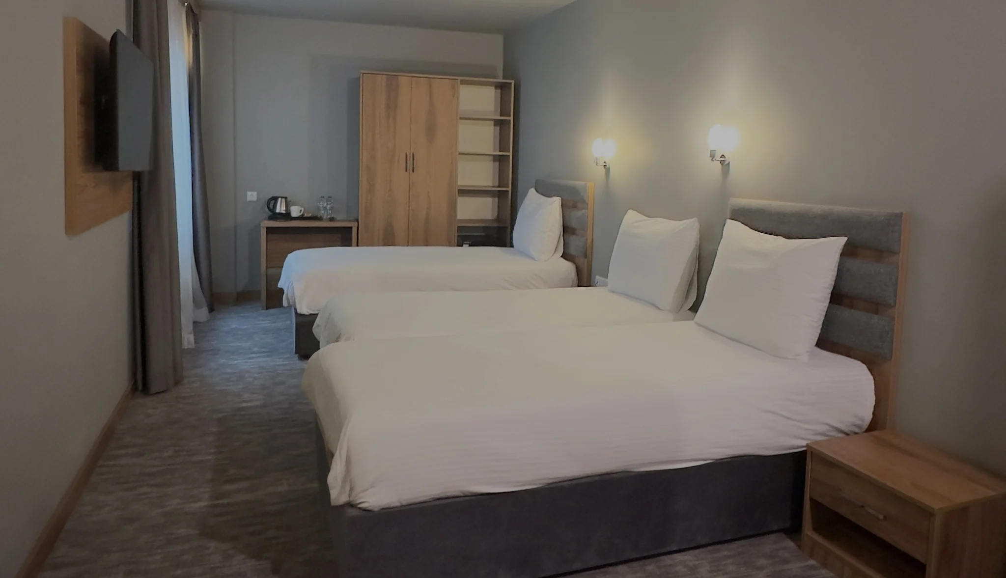 SUPERIOR ROOM WITH 2 SINGLE BEDS