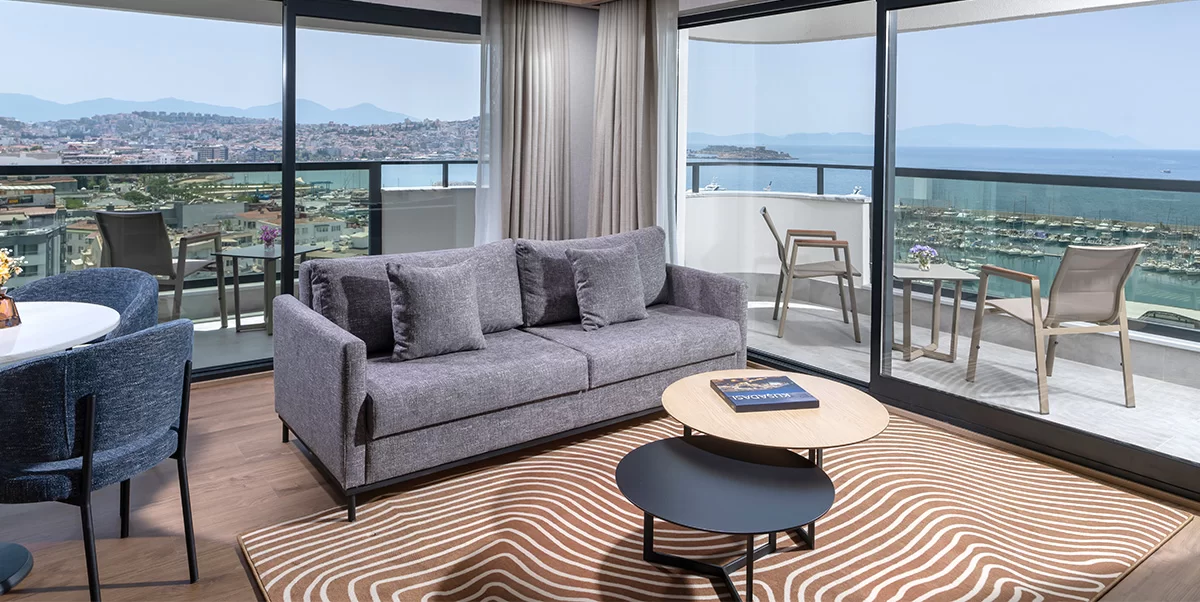 SUITE WITH QUEEN SIZE BED, SEA VIEW