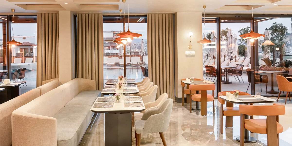 Restaurants & Bar