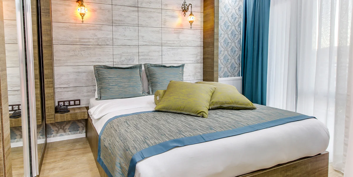 JUNIOR SUITE WITH QUEEN SIZE BED