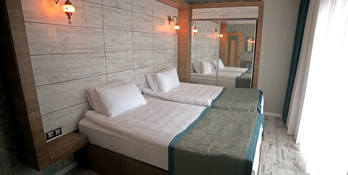 SUITE ROOM WITH 1 KING SIZE BED + 1 SINGLE BED