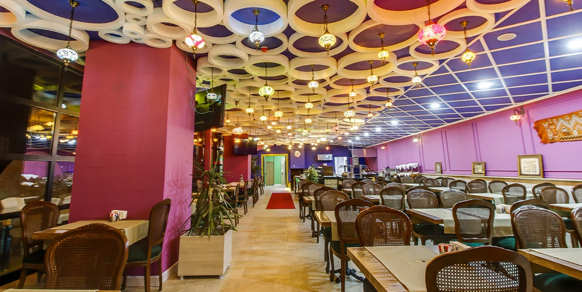 Restaurant & Bar