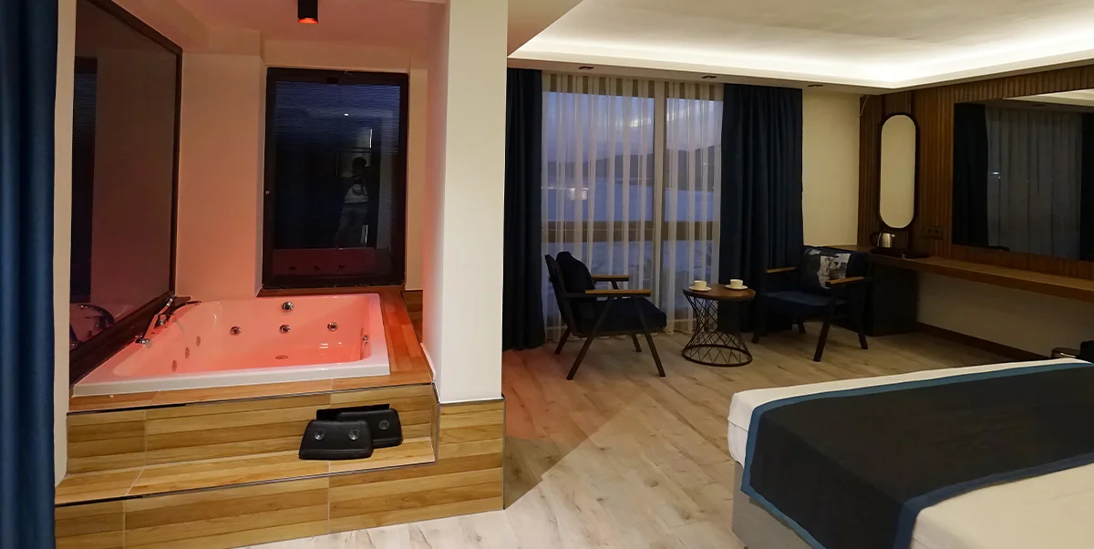 SUPERIOR ROOM, KING SIZE BED