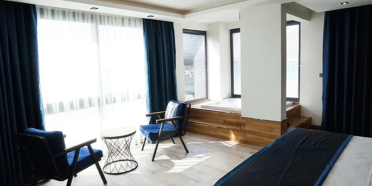 PREMIUM ROOM WITH KING SIZE BED, SEA VIEW