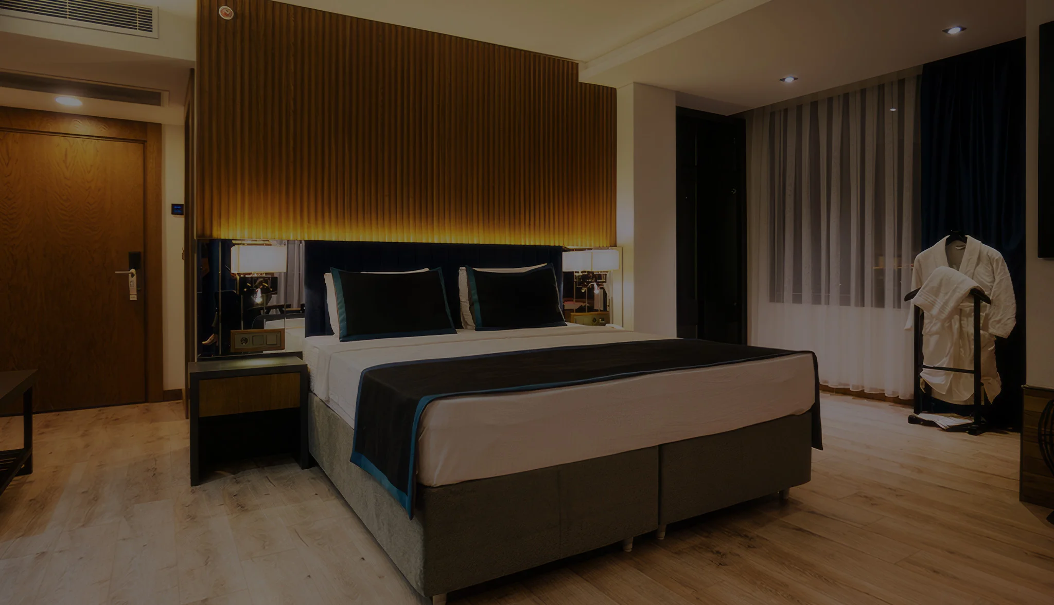 SUPERIOR ROOM WITH KING SIZE BED, SEA VIEW